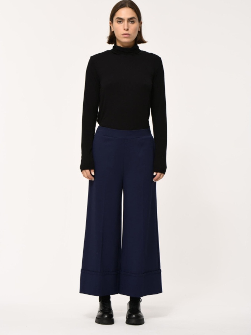 Humility Sophio Milano Stitch Cropped Trousers. US size 12. Navy